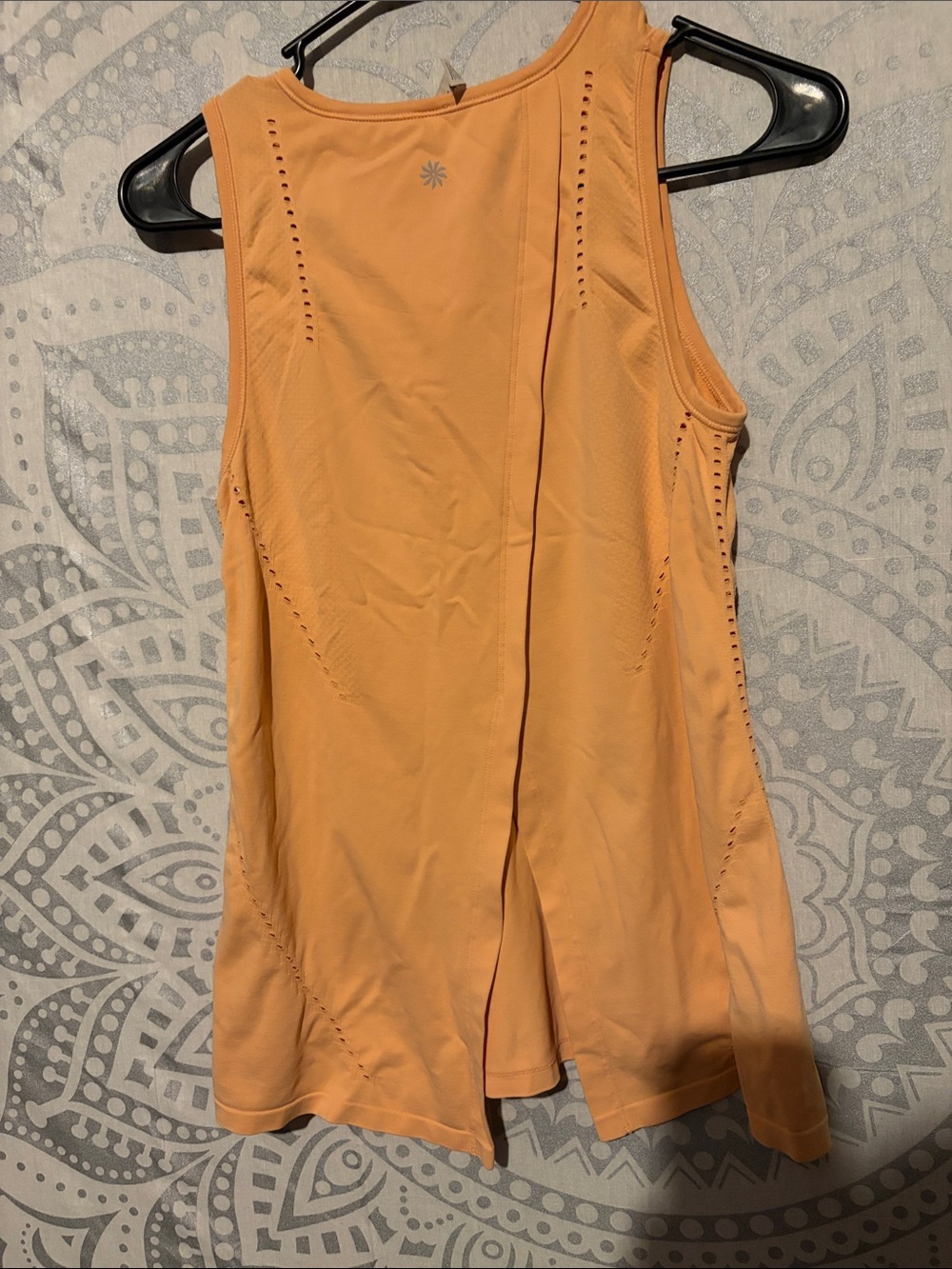 Athleta Peach Eyelet-Trim Performance Tank size Xs - Picture 2 of 9